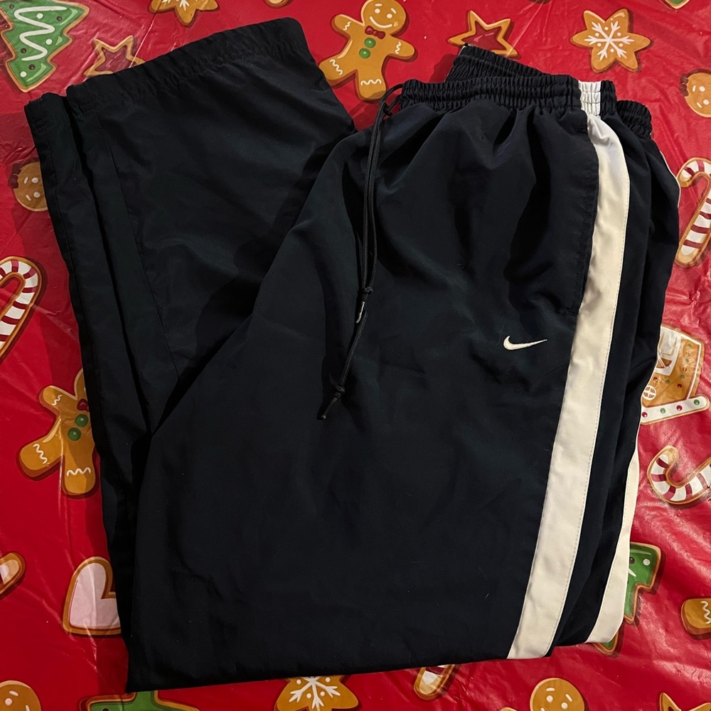 Nike Men's Navy Blue W/ White Strip Nylon Zip Leg Y2K athletic pant size XL